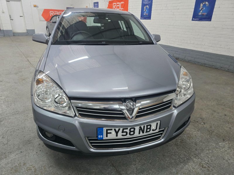 VAUXHALL ASTRA
