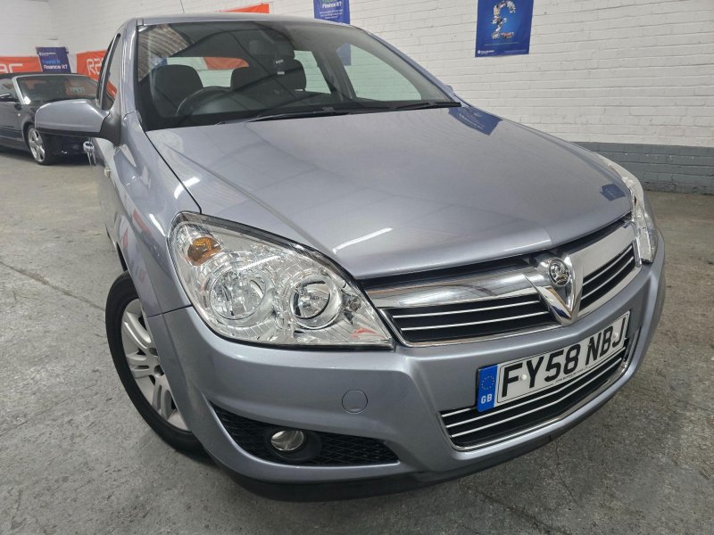 VAUXHALL ASTRA