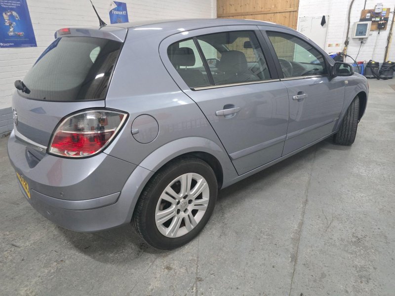 VAUXHALL ASTRA