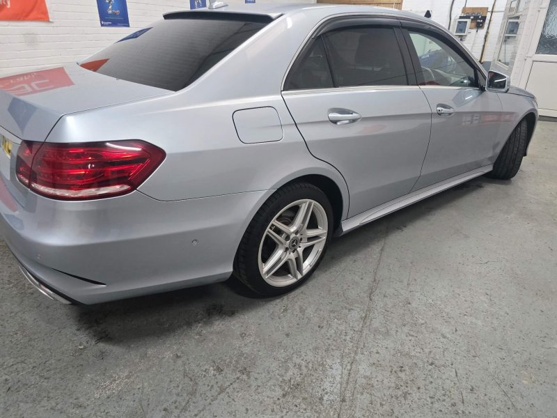 MERCEDES-BENZ E CLASS