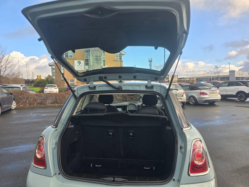 MINI HATCH
