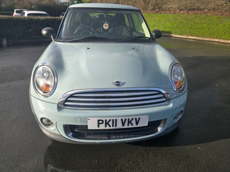 MINI HATCH