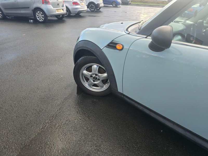 MINI HATCH