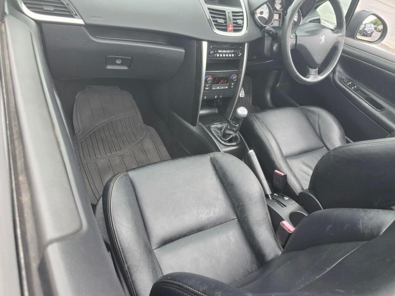PEUGEOT 207 CC