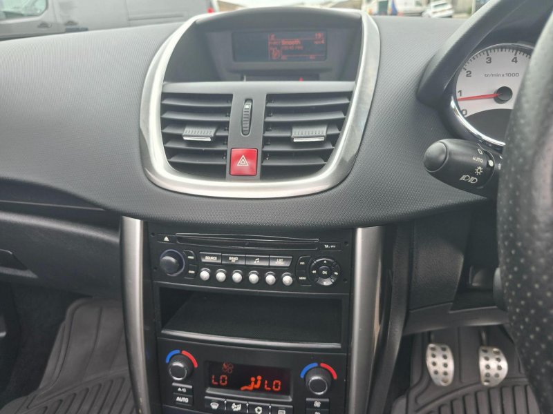 PEUGEOT 207 CC