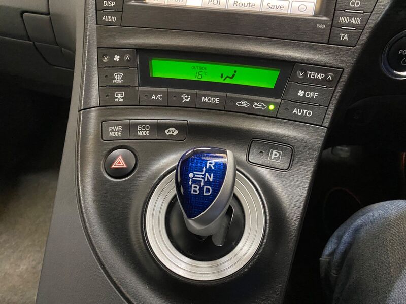TOYOTA PRIUS