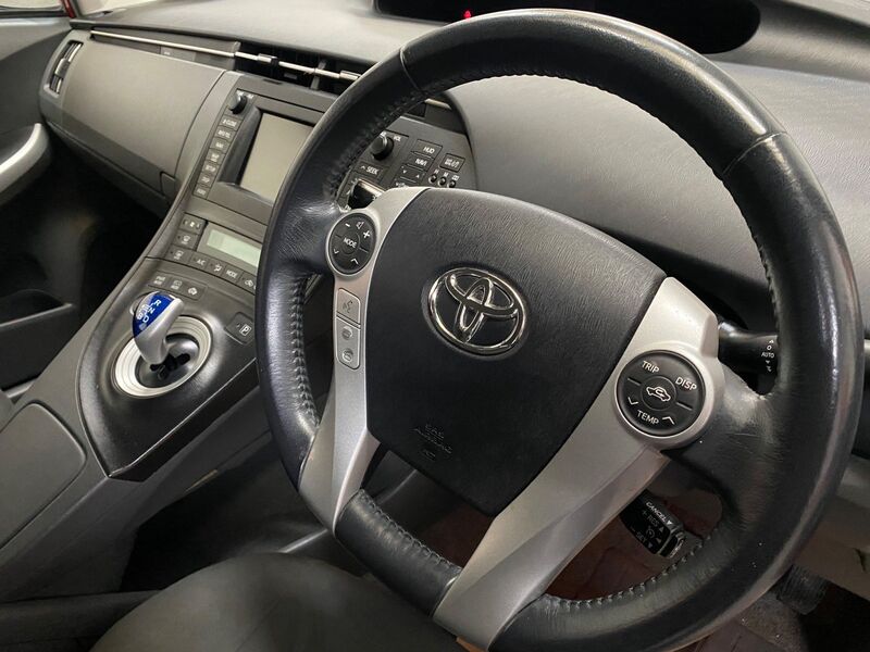 TOYOTA PRIUS