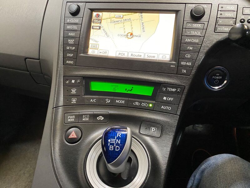 TOYOTA PRIUS